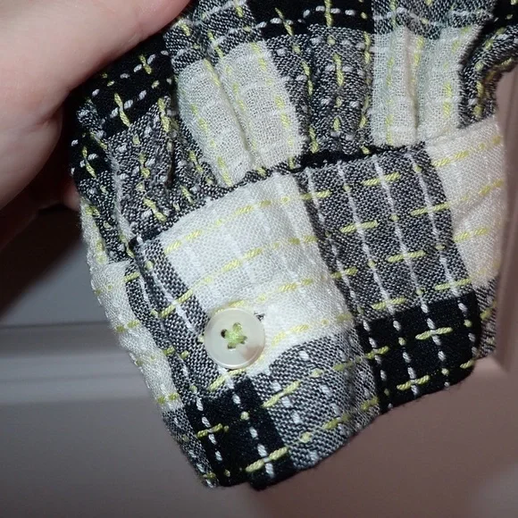 Anthropology Pilcro Breezy Button down Black Motif Long Sleeve top plaid size LP - Picture 4 of 11